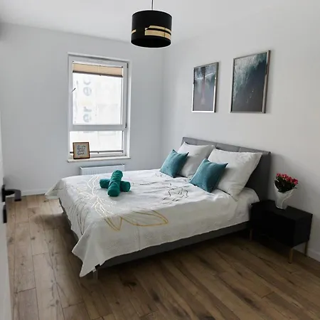 Kj - Z Garazem Podziemnym * Radom