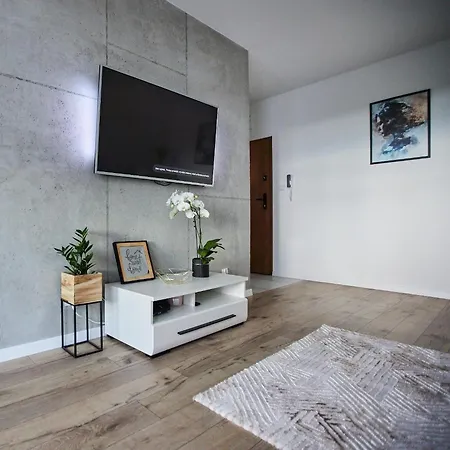 Kj - Z Garazem Podziemnym Radom